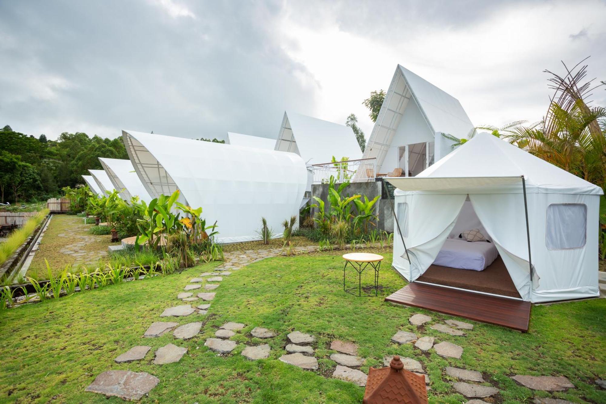The Dewi Kintamani Luxury Glamping And Natural Hotspring Exterior photo